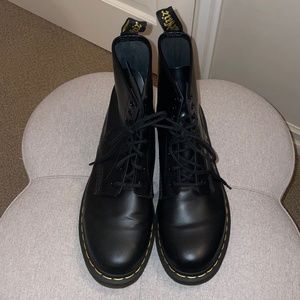 1460 WOMEN'S SMOOTH LEATHER LACE UP BOOTS